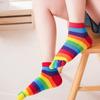 Damen Bunte Regenbogen Gestreifte Zehentrenner Socken Harajuku Winter Herbst Fünf Finger Getrennte Mittelschaft Socken Strumpfwaren Geschenk