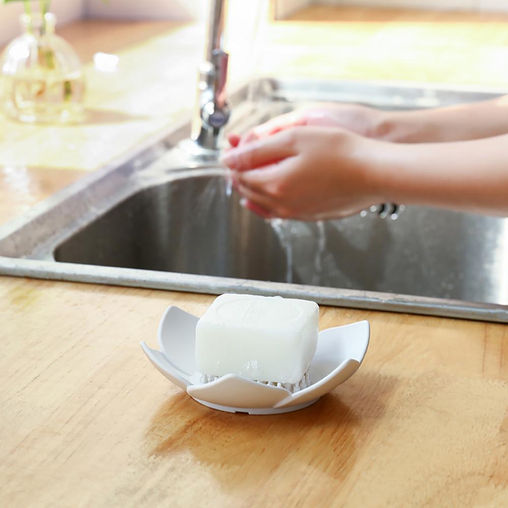 Newest Soap Box Lotus Shape Non lip Portable Silicone with Drain Soap Box Hole for Bathroom Kitchen Soap Pan Bathroom Accessorie