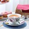 Bone China Kaffeetasse und Untertasse mit Löffel Blumenteetasse Keramik Teetasse Exquisite Teesets für Zuhause Büro