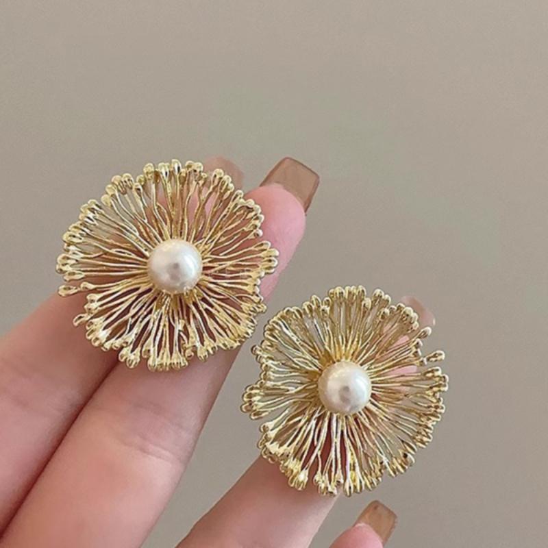 3.5cm Gold Plated Exaggerated Striped Round Clip On Earrings For Women Party Temperament Jewelry