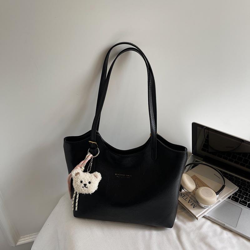 Casual fashionable large-capacity commuter tote bag autumn new simple underarm bag shoulder bag