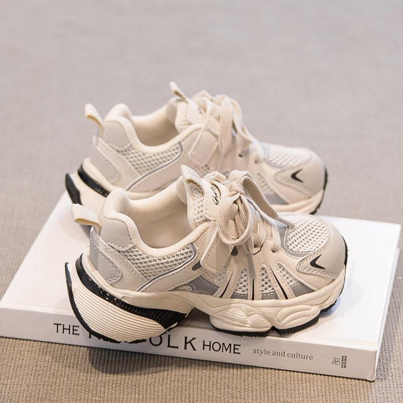 Nové boty na běhání s měkkou podrážkou pro střední a malé chlapce, letní dívčí plátěnky, prodyšné síťované boty, ležérní sportovní obuv