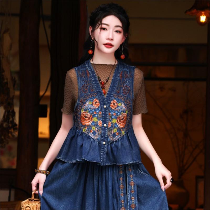 Johnature Woman Spring Chinese Style Vintage Style V-Neck Retro Vest Fashion Casual Embroidery Single Breasted Vest