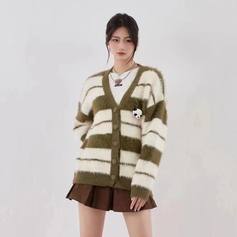 

Женская куртка-свитер из искусственного норкового флиса, новая осенне-зимняя, свободного кроя, в стиле ретро, с V-образным вырезом, с длинными рукавами, полосатый вязаный кардиган one size fits all армия зеленый