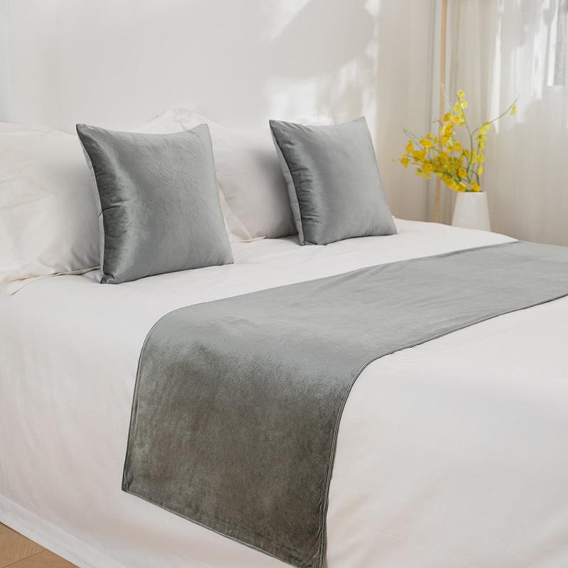 1pcs Blue Solid-colored Velvet Bed Flag Suitable for Hotel and Household Bedding Reversible for Use Bed Cover Lay Flat Without Wrinkles Dust-proof