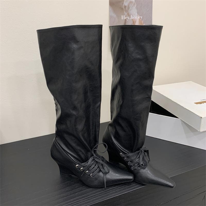Rich and rich, niche design, retro style, pointed head straps, fashionable versatile high boots, fashionable atmosphere, stacking boots 35