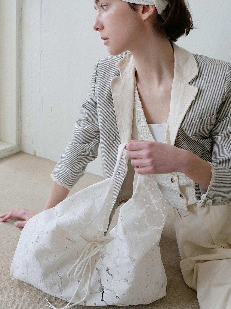 Voor Jeanne Suede Shoulder Bag_Ivory