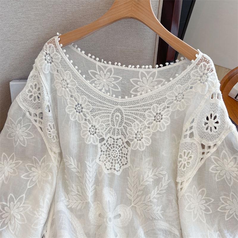 Summer Women's Loose Casual White Lace Blouse with Floral Patterns O-Neck Hook Flower Hollow Out Short Sleeved Lace Top