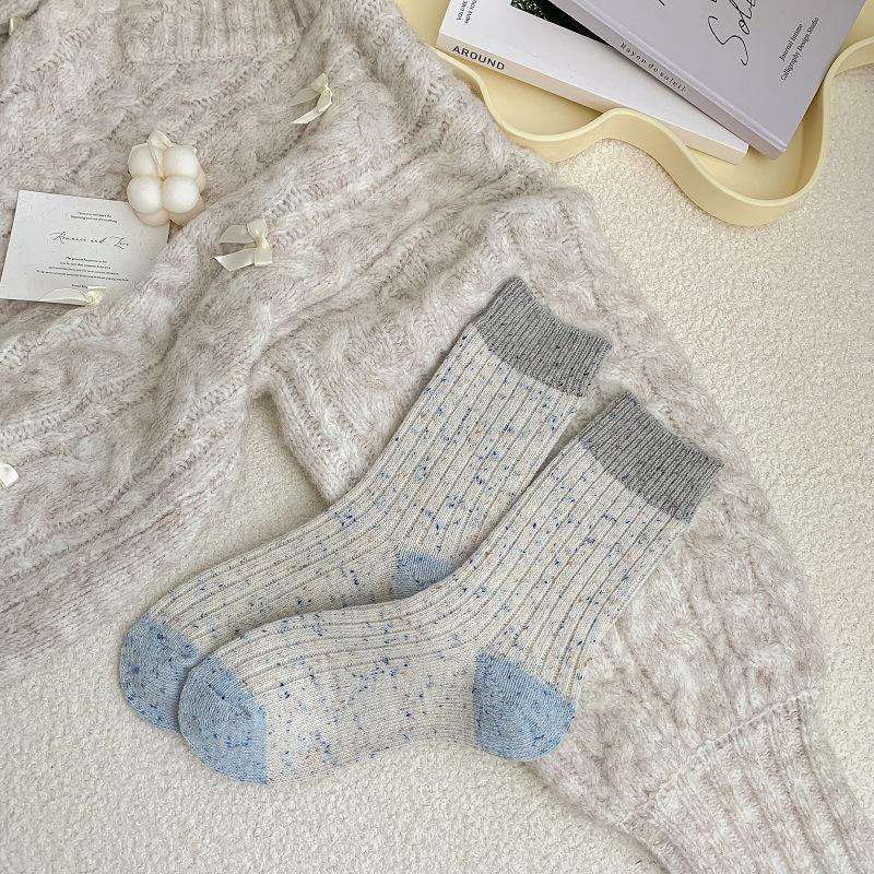 Women's Thickened Velvet Dot Yarn Cashmere Socks - Warm Mid-Tube Pile Style for Autumn and Winter.