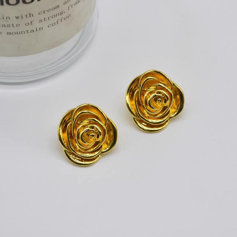 Indian Flower Impressive Gold-Colored Stud Earrings French Style Vintage Metal Flower Stud Earrings Premium Accessory