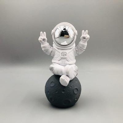 Niedliche Astronautenfigur aus dem Weltraum Actionfigur Spielzeug Statue für Ausstellungsstück Heim Wohnzimmer Dekor Büro Schreibtischdekoration Armaturenbrett