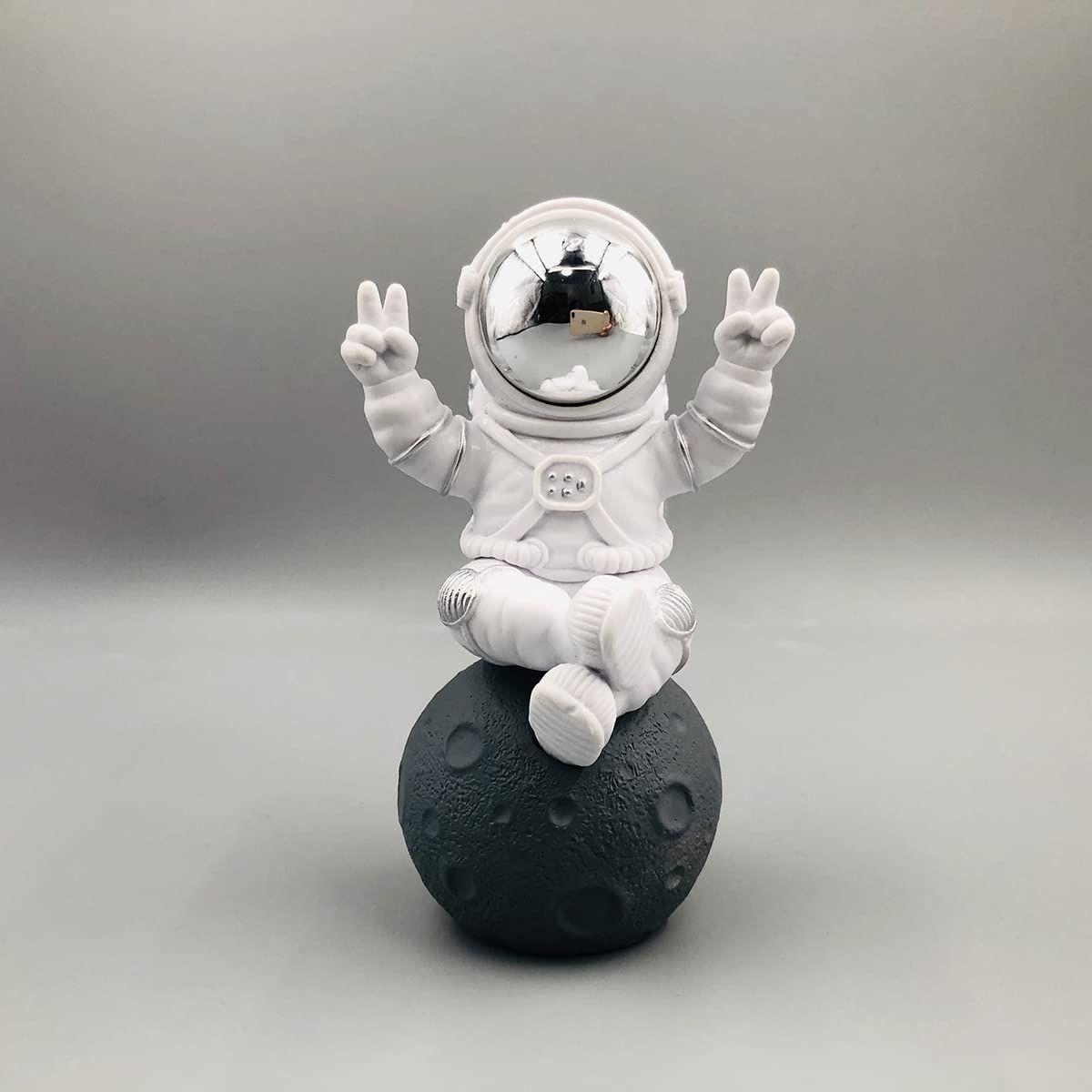 

Cute Outer Space Astronaut Figurine Action Figure Toys Statue for Showpiece Home Living Room Decor Office Desktop Decoration Car Dashboard