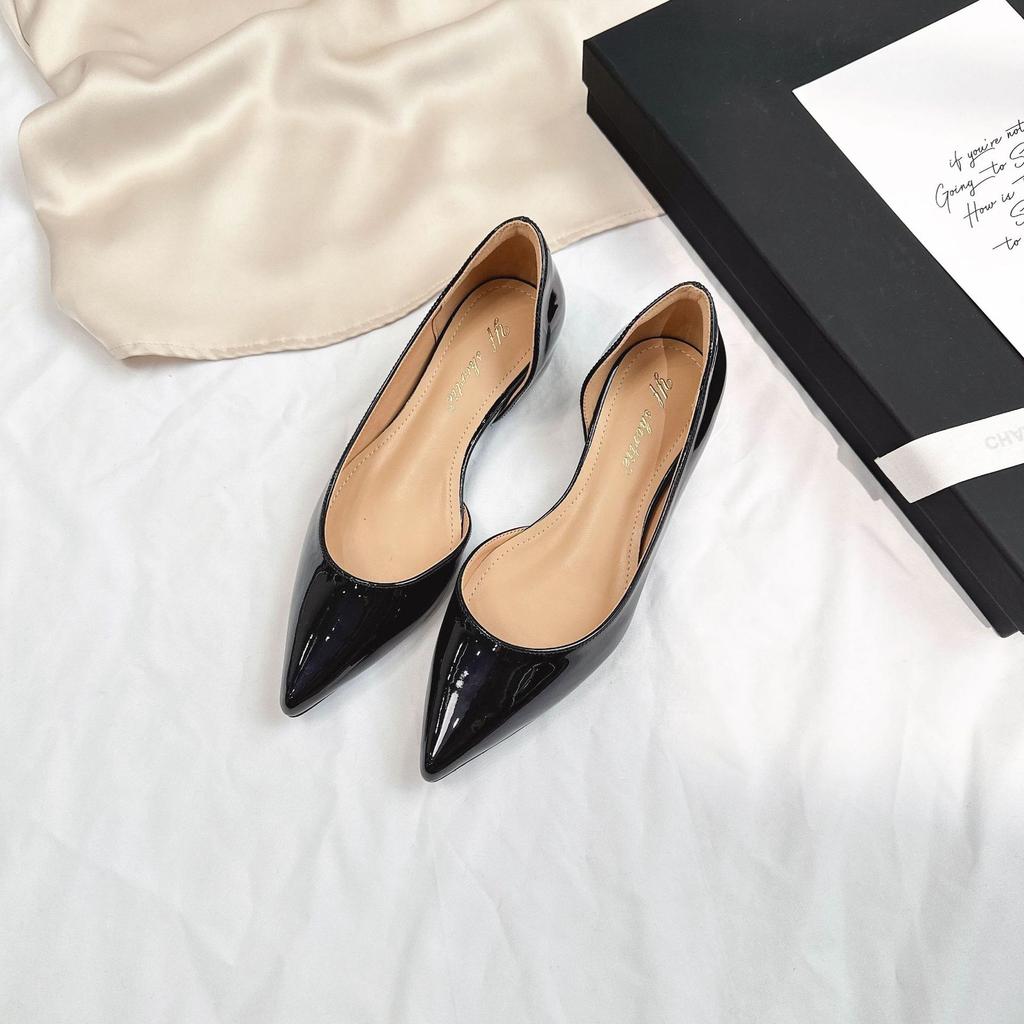 Small Man Increases Height 4CM Patent Leather Side Empty Pointed Flat Shoes Women's 2025 New French Nude Light Mouth Single Shoes