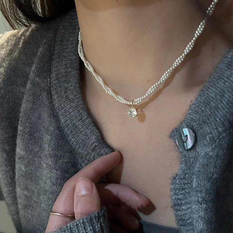 Pearl Necklace Women's Niche Light Luxury Design High-end Fashion Temperament Collarbone Chain Neck Chain Sweater Chain Bead Chain
