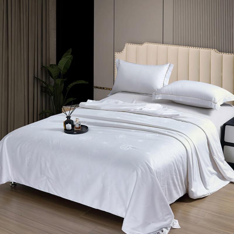 Bo Pin All-Season Polyester Fiber Duvet