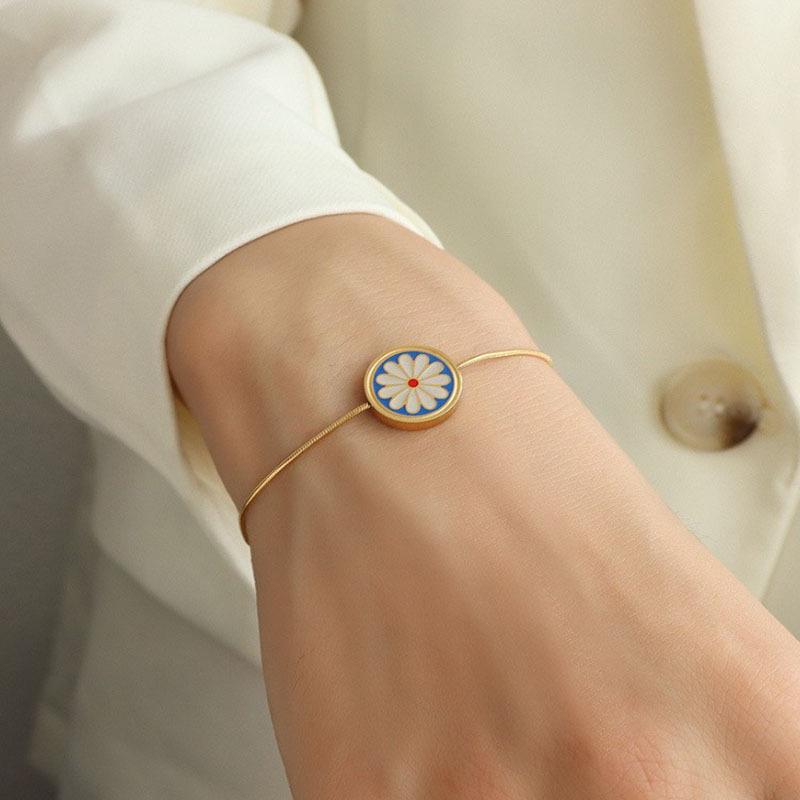 

Французский ретро эмалевый браслет с ромашками: Титановая сталь с позолотой 18 карат, Женские роскошные украшения