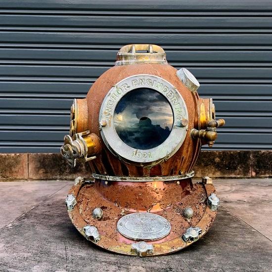 

Ржавый водолазный шлем Anchor Engineering 1921 года ВМС США Mark V Шлем глубоководного водолаза Морской шлем Морской подарок