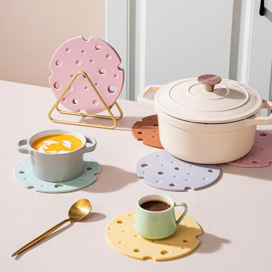 Silicone Trivet Heat Resistant Pot Holder for Hot Pans Casseroles Non-Slip Dishwasher Safe Decorative Kitchen Mat