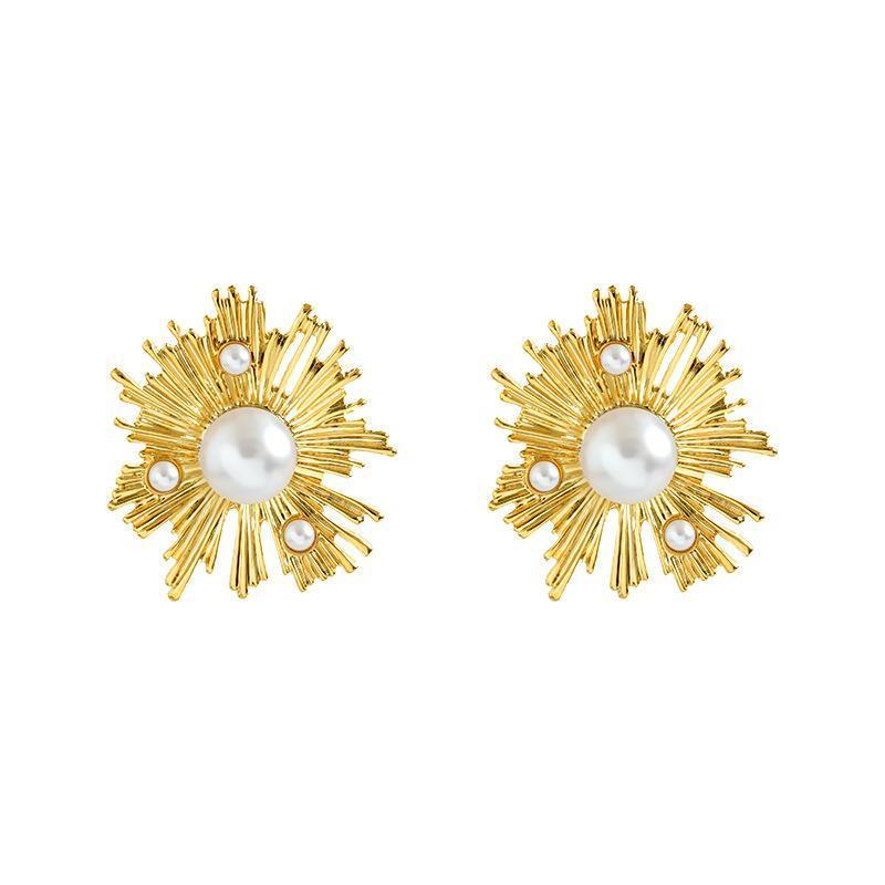 2025 Trendy Women's Earrings: Elegant Gold Sunflower Pearl Bead Retro Hong Kong Style Ear Studs