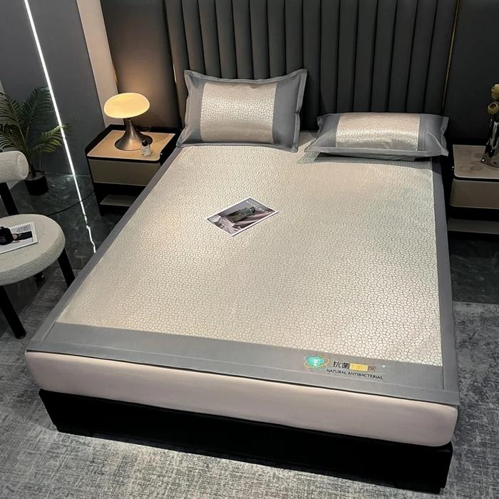 

Jacquard Ice Silk Mat Bed Maternal and Infant Grade Ice Silk Summer Air Conditioning Mat Machine Washable 0.9m bed mat style