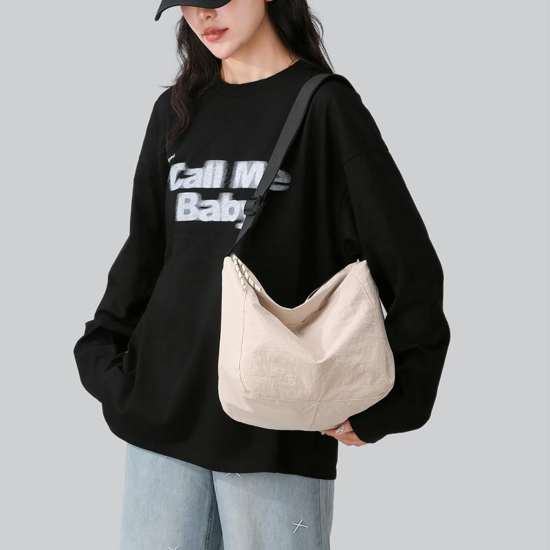 Geantă Crossbody din Nailon  Ultra Ușoară  Simplitate  Capacitate Mare  Culoare Solidă  Versatilă  Geantă de Umăr