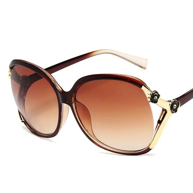 

2025 New Classic Sunglasses Women Retro Lady Driving luxury Eyewear Fashion Ladies Sun Glasses UV400 Oculos De Sol