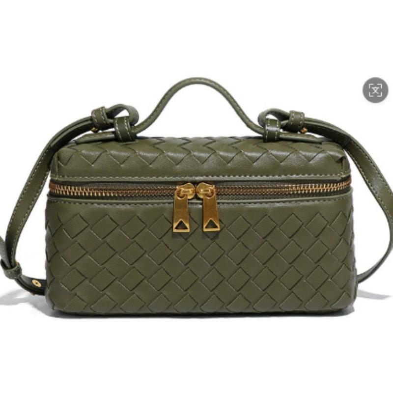 

Hand-woven new one-shoulder fashion lunch box bag, practical and trendy portable oblique span box bag 20*7*11.5cm