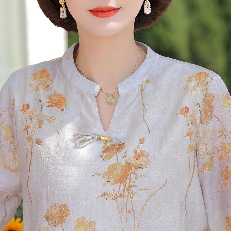 

Elegant Tencel Jacquard Top for Middle-Aged & Elderly Women with Five-Point Sleeves XL (95-115 lbs)