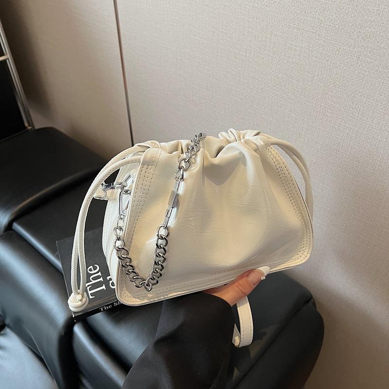 

Модные и популярные сумки Новая летняя цепочка Нишевая наплечная сумка Универсальная сумка-мессенджер в форме ведра