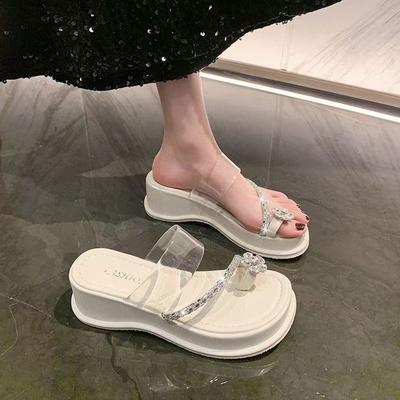 Skinny and High-value with Skirt Beach One-word Drag 2025 New Set of Toe Rhinestones Transparent Belt Muffin Platform Sandals