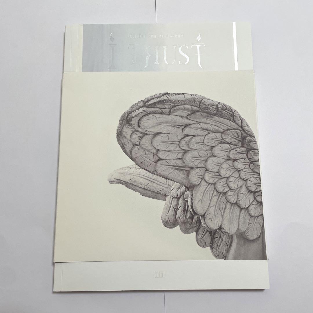 

[ВИКОРИСТАНО] (Г)I-DLE i-dle Альбом I TRUST (Лежача версія)