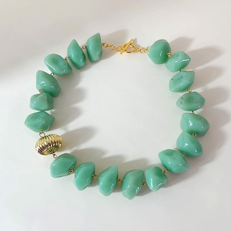 Vintage Chinese-Style Irregular Resin Beaded Necklace with Blue High-Transparency and Colorful Design