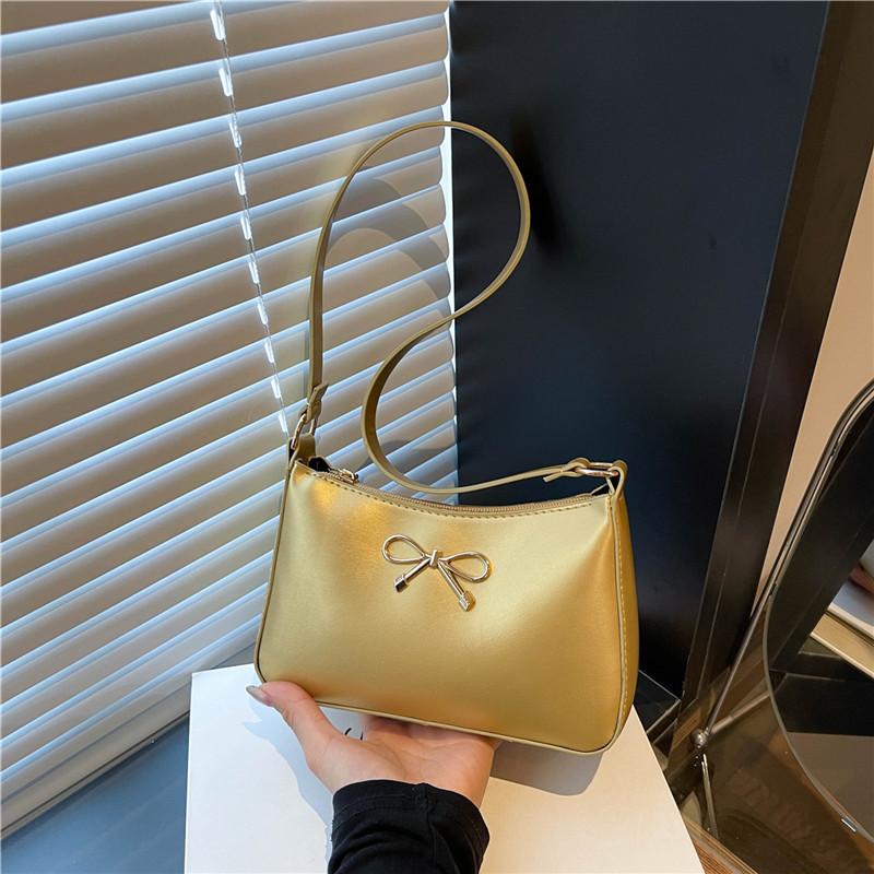 2025 new beautiful high-end temperament niche single shoulder armpit bag summer popular versatile commuter handbag women