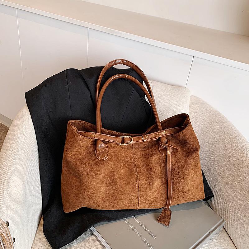 Autumn and winter retro large-capacity suede bag women's 2025 new casual commuter shoulder bag portable tote bag