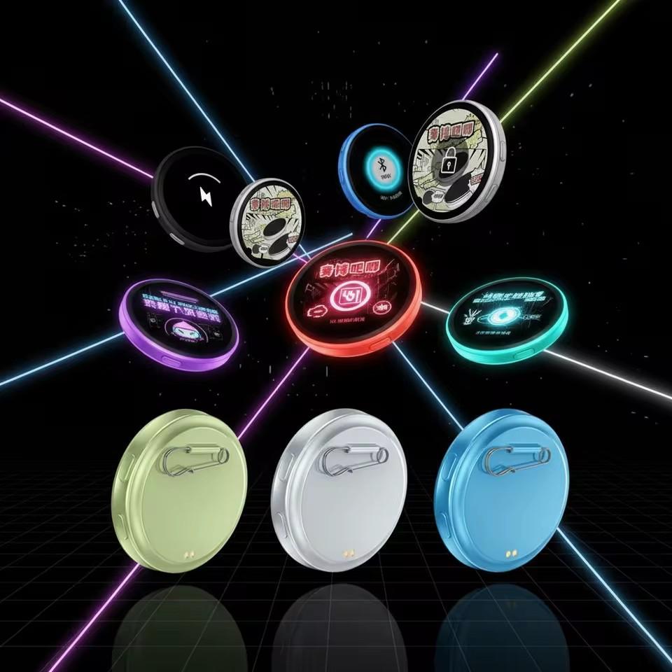 Dynamický elektronický anime e-odznak displej pin fototag chytrý kybernetický odznak 1,7palcový HD displej Bluetooth elektronická zobrazovací obrazovka