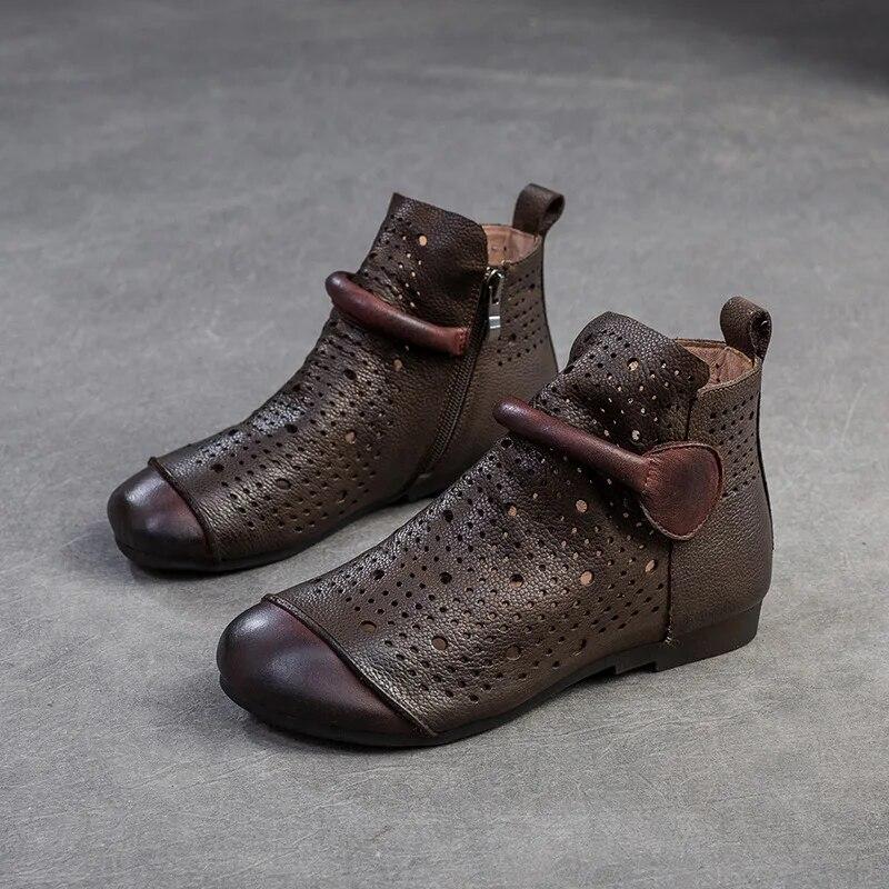 Johnature Echtes Leder, ausgehöhlte Stiefel, Retro-runde Zehenpartie, atmungsaktive Sandalen, vielseitige flache Damenschuhe