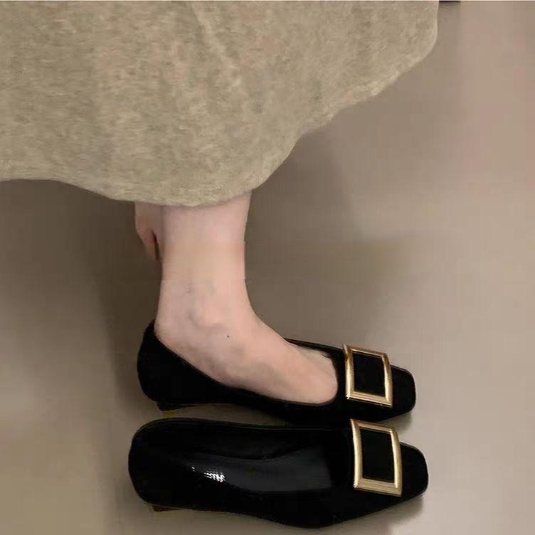 French retro square head low heel shallow mouth single shoes 2025 autumn new versatile temperament metal square buckle commuter shoes women