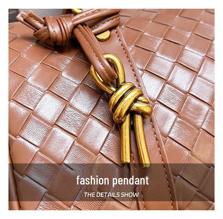 2025 Autumn/Winter Vintage Woven Women's Pillow Shoulder Bag