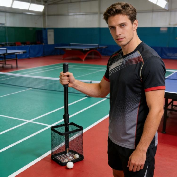 Einfach zu transportierendes, ausziebares Tischtennisballnetz zum mühelosen Aufsammeln auf Plätzen und Rasenflächen