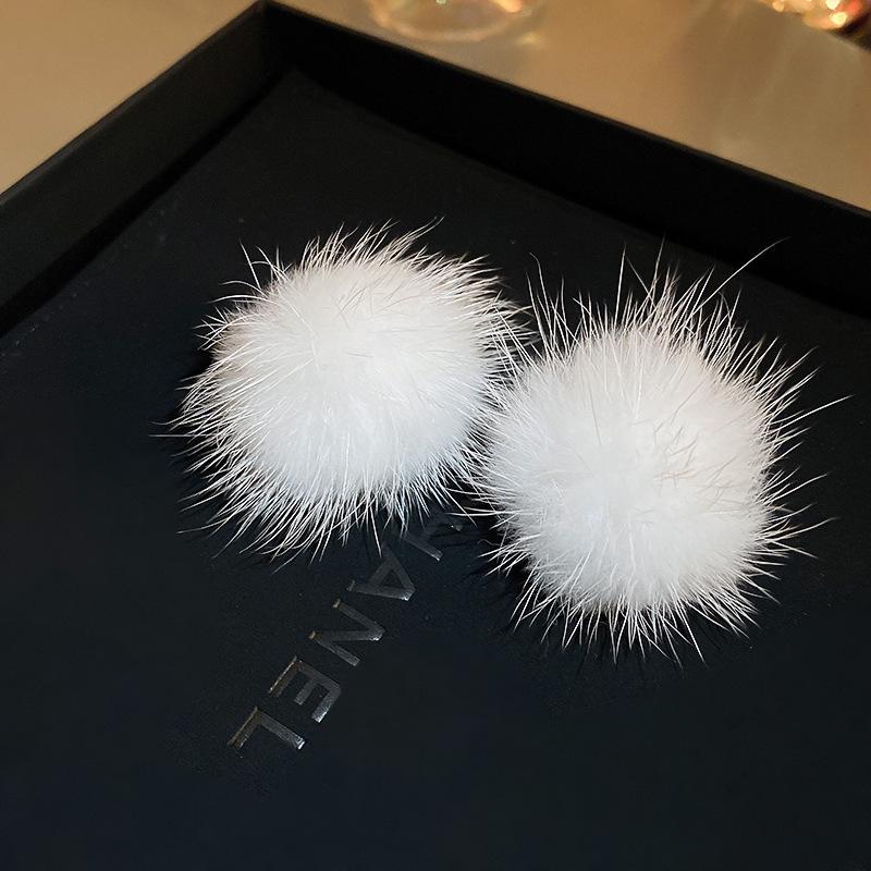 Pearl Love Ball Earrings: Elegant Silver Needle Design for Women
