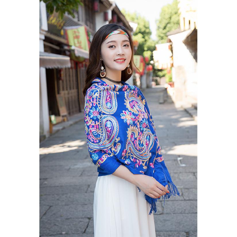 

Autumn and winter Nepalese cashmere cotton embroidered paisley ethnic style scarf for women, warm thick shawl with artistic retro style 70*200cm（340g Left and сапфірове скло синього кольору кольору