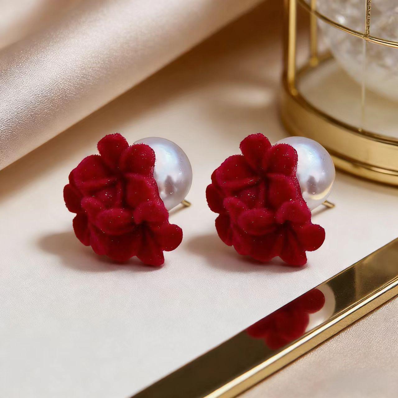 Элегантные серьги-гвоздики с красным цветком и жемчугом - Универсальная высококачественная мода для женщин