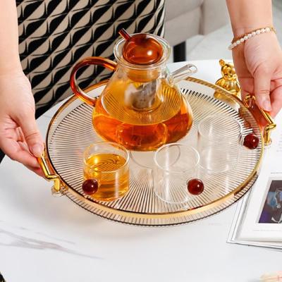 Elegantes Tablett-Set für stilvolles Servieren und Heimdekoration