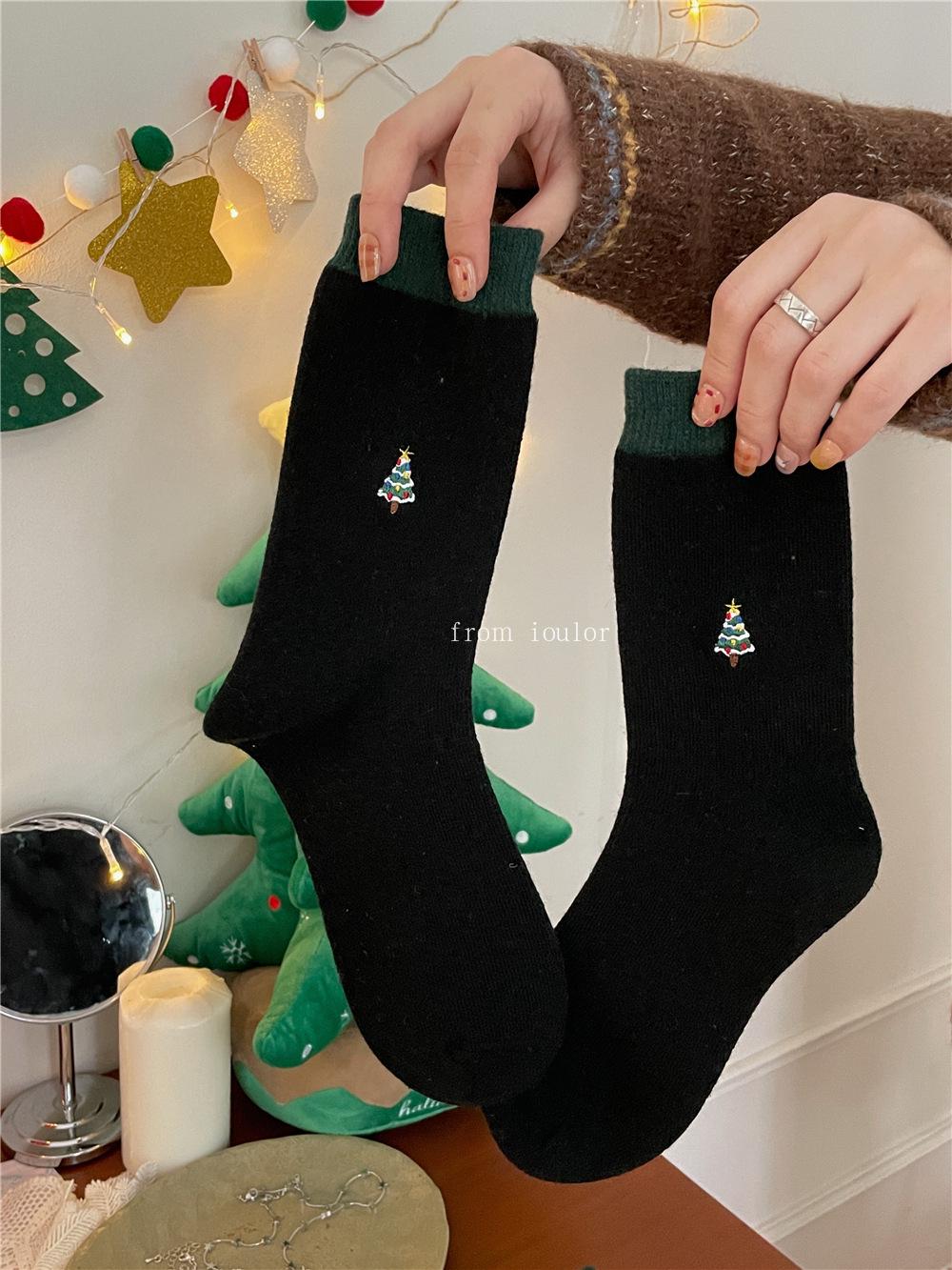 

Рождественские шерстяные носки IOULOR: Снеговик и полоски Санты, милый женский стиль до середины икры. One Size