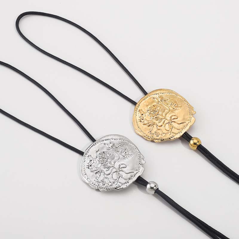 Vintage Metal Irregular Round Pendant Necklaces for Women Exaggerated Black Leather Long Rope Adjustable Necklaces Party Jewelry