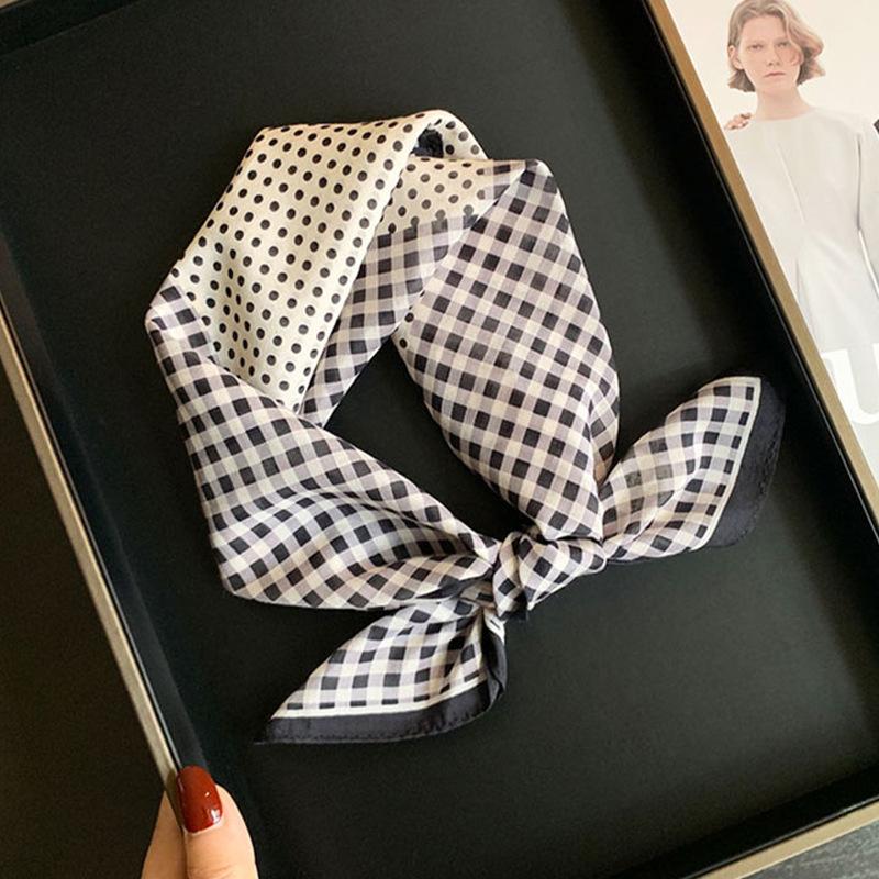 30% Silk 70% cotton Scarf Bandana Women Square Scarves Wrap Kerchief Fashion dot Headband Leopard Hijab Shawls Bandana Foulard