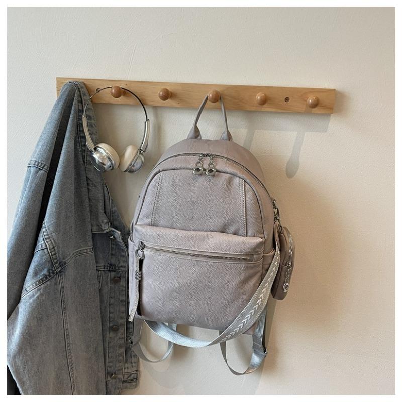 Large-capacity commuter women's bag spring and summer new trendy backpack simple fashion lightweight travel backpack