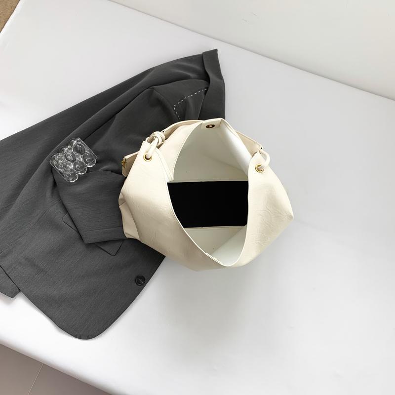 Winter Women's New Solid Color PU Large Capacity Versatile Tote Smaller Displacement Leisure Shoulder Bag