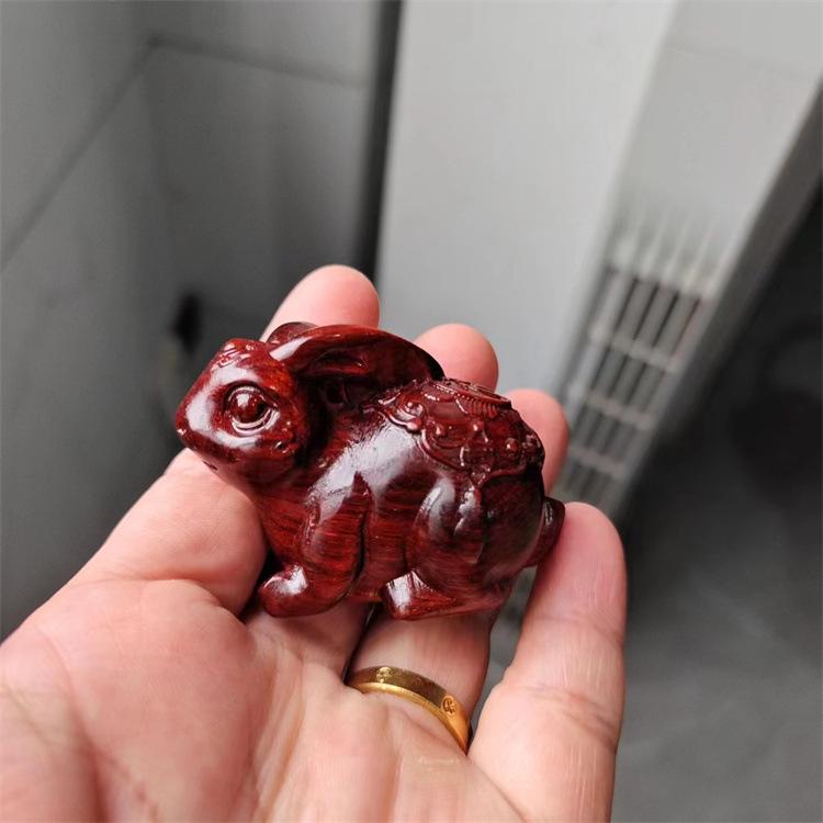 Sandalwood Pixiu Handheld Carved Pendant Ornament - Douyin Craft Gift