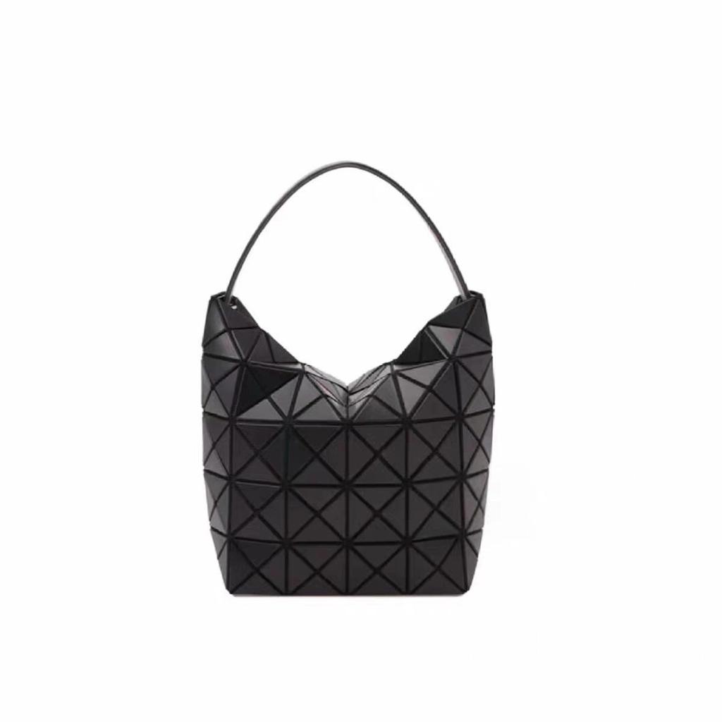 Japan Rhombus Maze Valley Obo Bag Light Luxury Simple Portable Shoulder Bucket Bag Crescent Bag